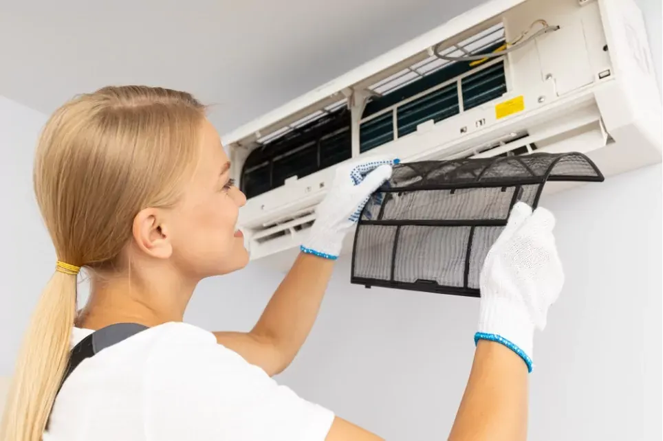 Klimaanlage warten und reinigen: Was Sie selbst tun können